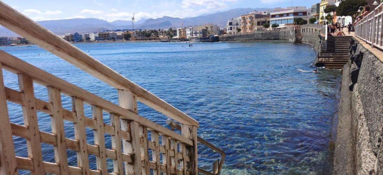 La Casa Del Primo Yo Trabajo Y Tu Beneficio Villa Arinaga Exteriör bild