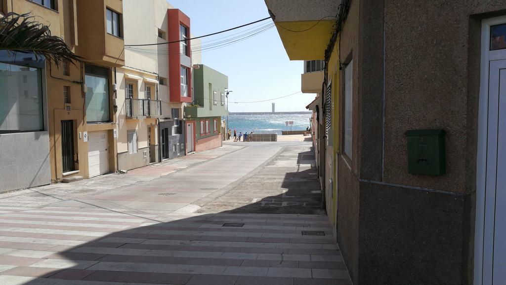 La Casa Del Primo Yo Trabajo Y Tu Beneficio Villa Arinaga Exteriör bild