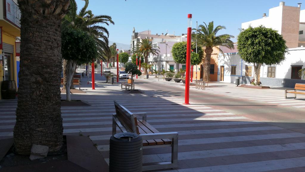 La Casa Del Primo Yo Trabajo Y Tu Beneficio Villa Arinaga Exteriör bild