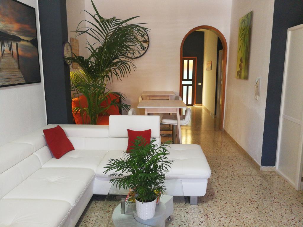 La Casa Del Primo Yo Trabajo Y Tu Beneficio Villa Arinaga Exteriör bild