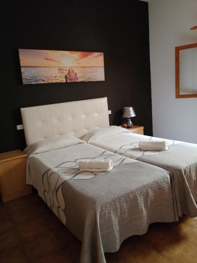 La Casa Del Primo Yo Trabajo Y Tu Beneficio Villa Arinaga Rum bild